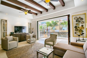 Luxury 2 BR Condo, Walk to Everything in Zona Romantica, Pool, BBQ